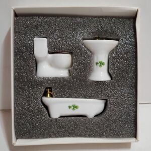 New 1:12 Scale Dollhouse Bathroom Miniatures White with Green Floral Accent